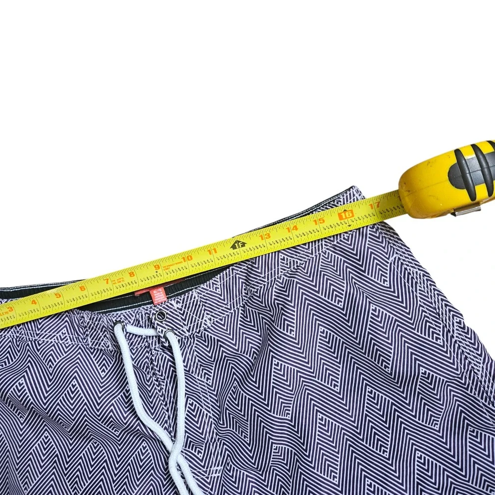 Saks Fifth Avenue Mens Swim Trunks XL‎ Abstract Geometric Print Board Shorts
